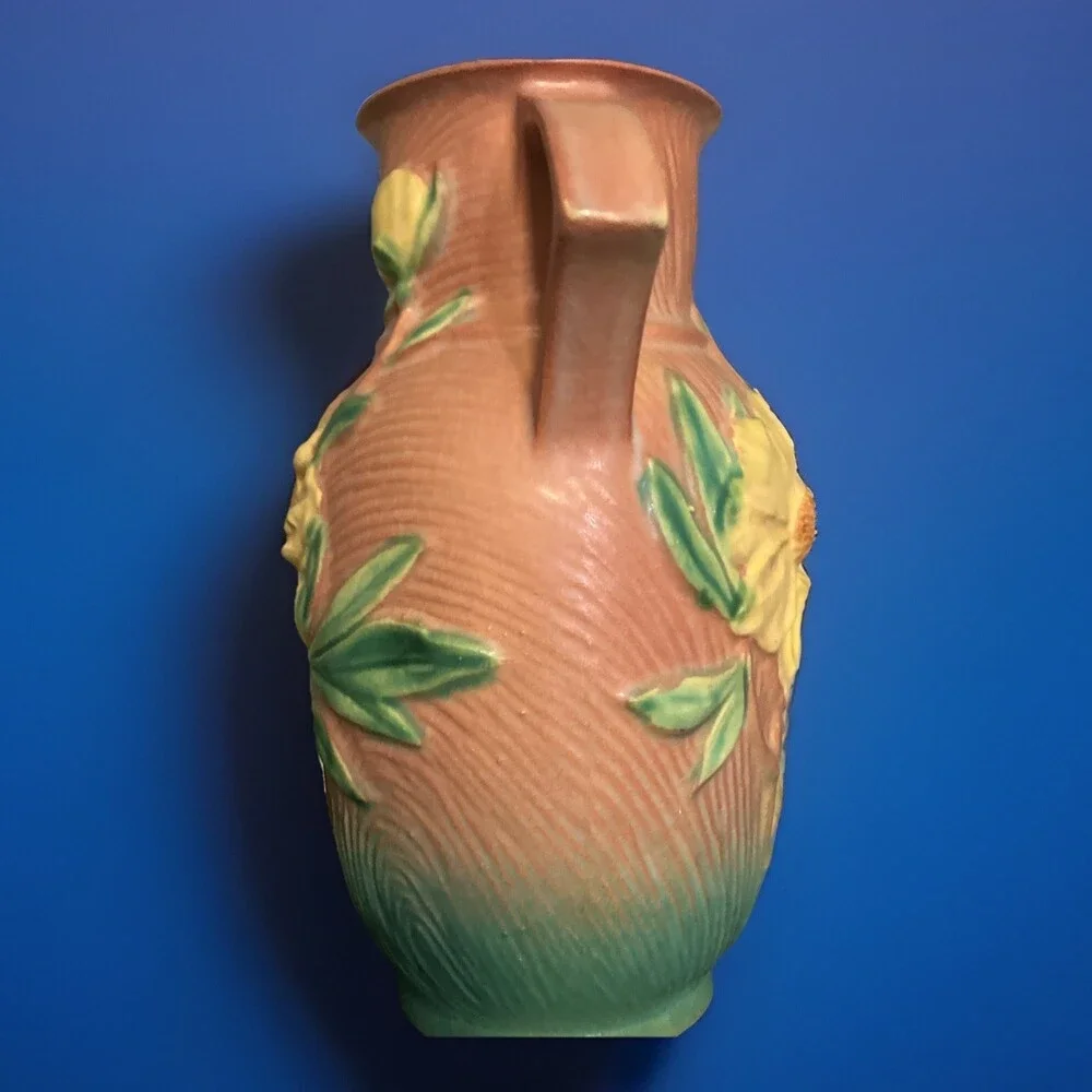 Vintage Roseville Peony 9 1/4” Two Handled Vase 64-9